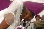 南非8歲男童娶61歲老婦