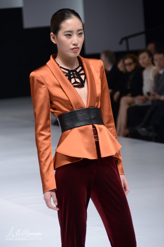 ģ��չʾʱװ��