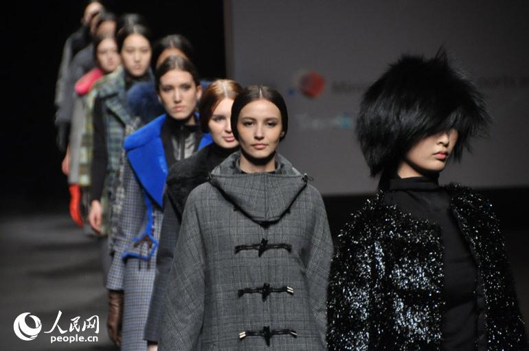 韩国时装设计师联合发布会在京举行