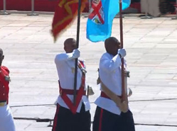 斐济军队代表队接受检阅