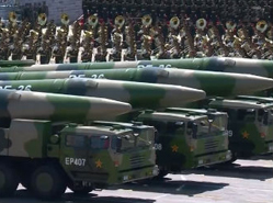 核常兼备导弹方队 阅武器是东风-26中远程导弹