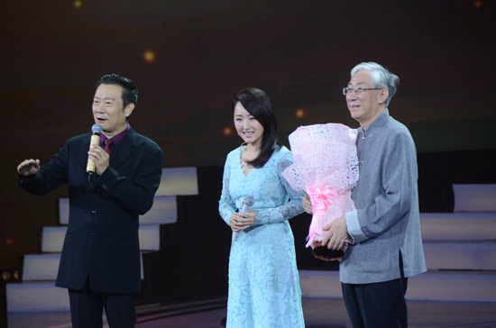 ����Ө�����̽���ʦ�׻���