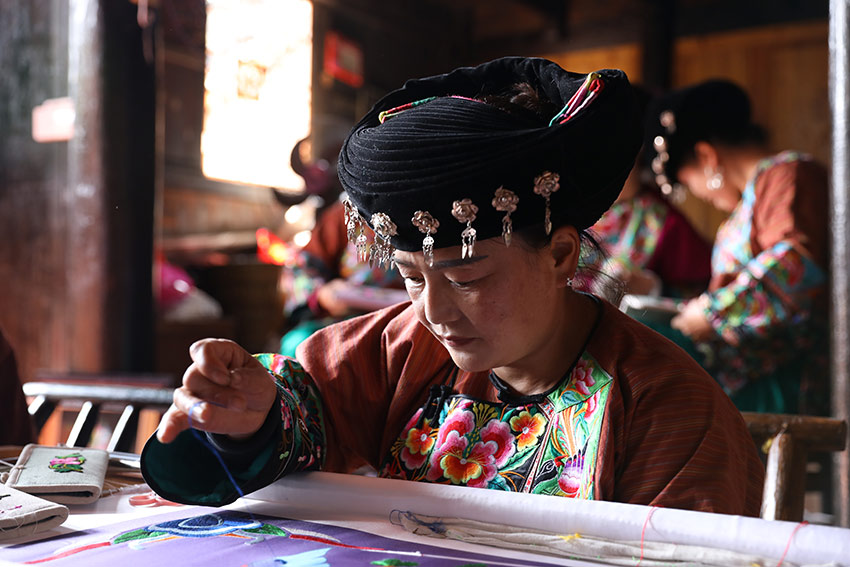 ������塤����ʮ�˶��壺һ����ũ�彨�ø���ũ��ĵط���18��