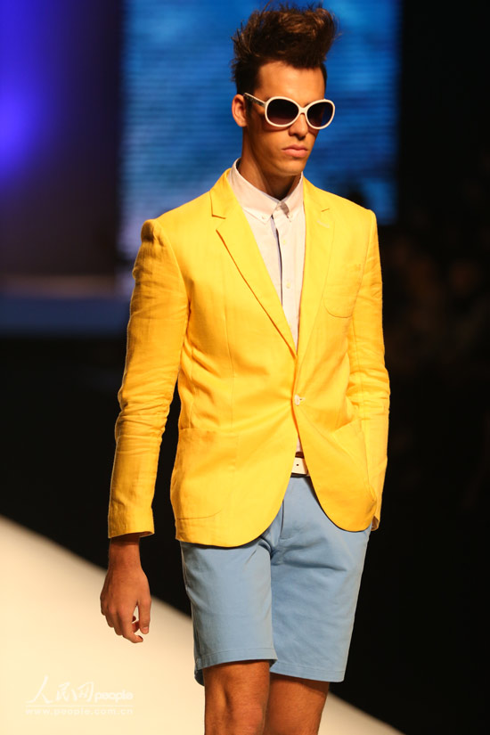 维斯凯·袁冰时装发布会在京举行 打造"海边派对"【8】