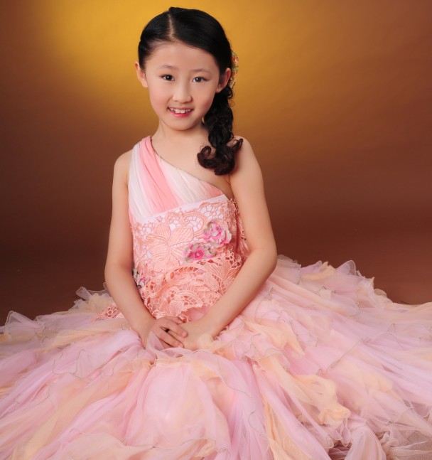 《爸爸》炒热明星子女身价 何静女儿首曝光酬劳超妈妈【3】