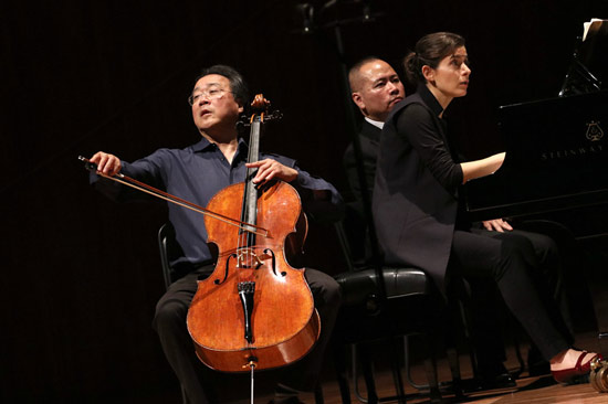 闭幕式马友友演奏重奏音乐